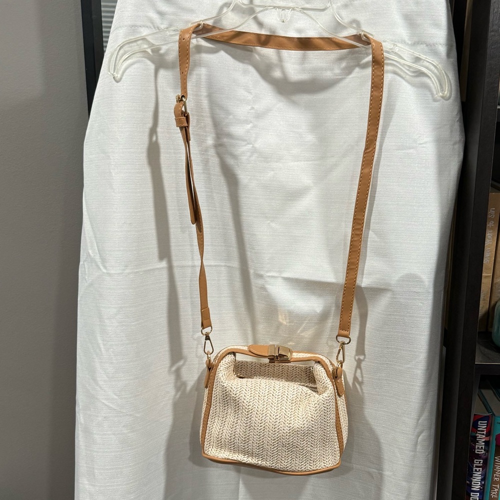 Chic Cream and Tan Shoulder Bag for Everyday Elegance